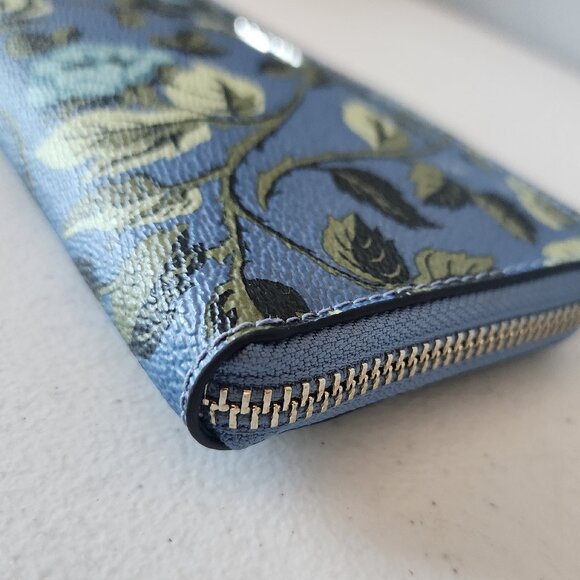 Coach Zip Wallet "EUC" - Picture 8 of 14